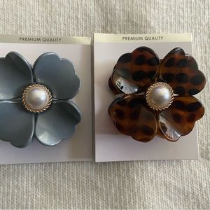 Two Flower Hair Claws